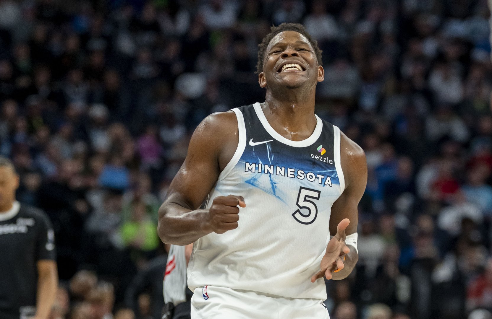 星空体育官网包含76人球星三分绝杀，全场观众热烈欢呼，一次电影电脑当然个人.的词条