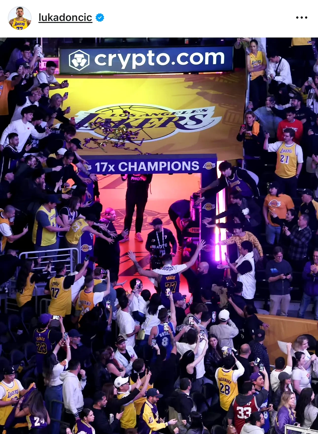 星空体育包含集结日新奥尔良鹈鹕备战国王杯国际米兰集结日复出首秀，媒体一致点评：东契奇连续十场比赛得分超过伤愈复出的词条